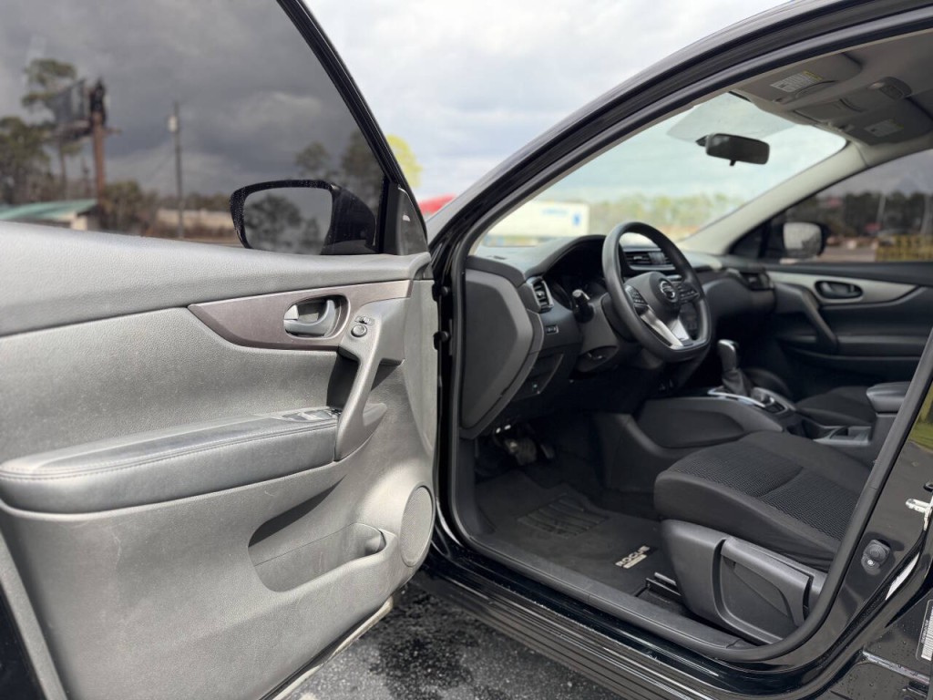 2019 Nissan Rogue Image 7