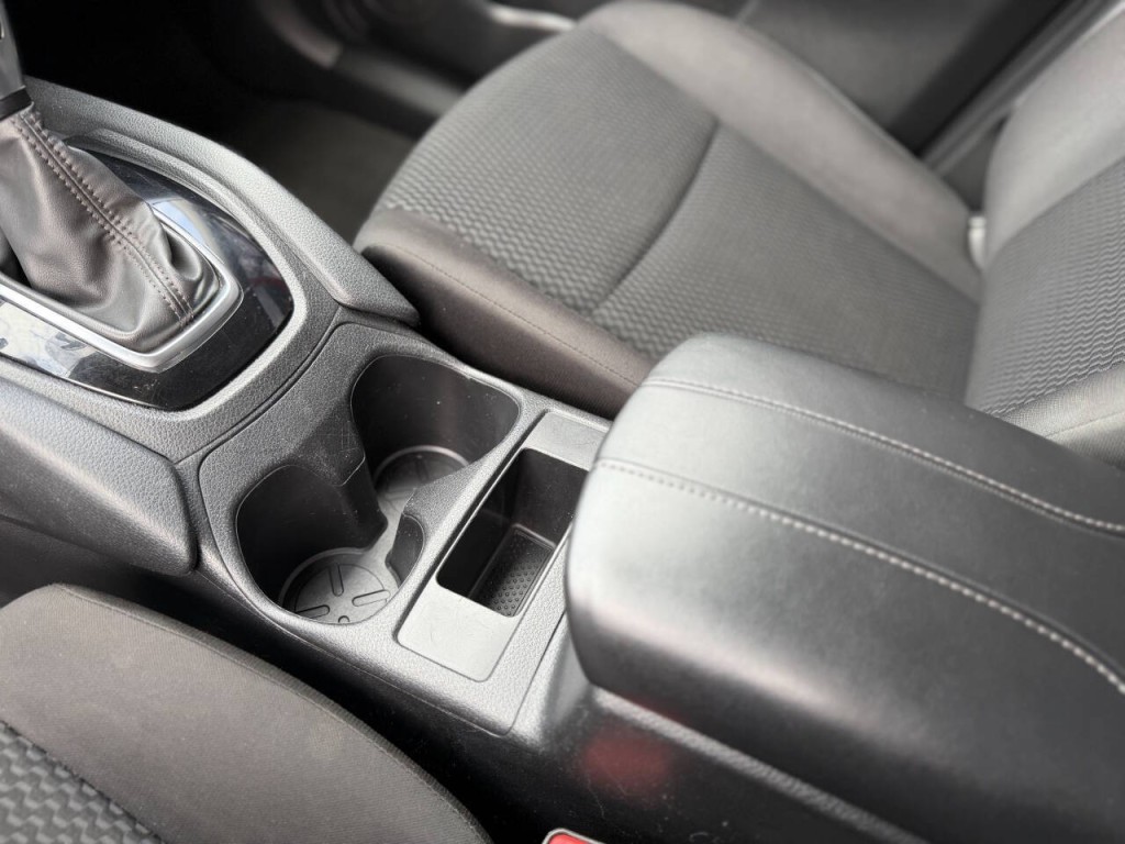 2019 Nissan Rogue Image 16