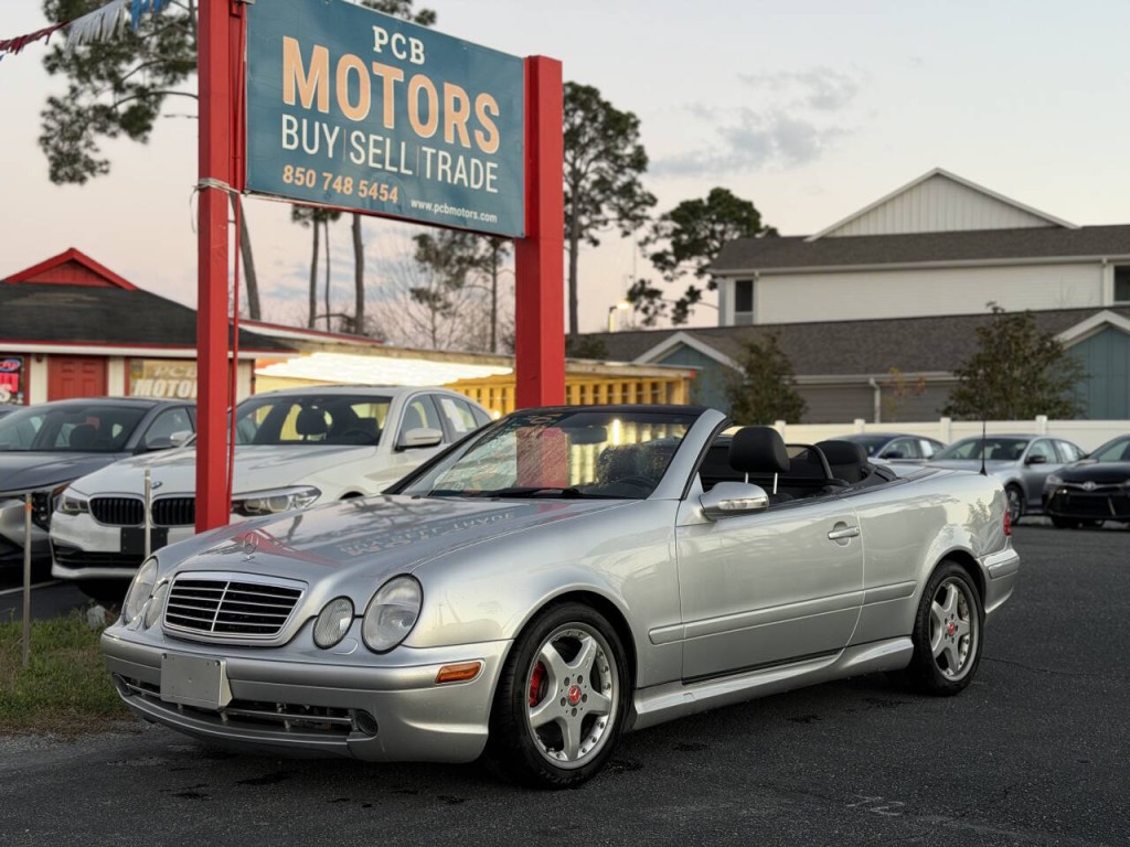 2002 Mercedes-Benz CLK-Class Image 1