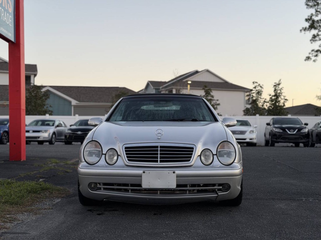2002 Mercedes-Benz CLK-Class Image 3
