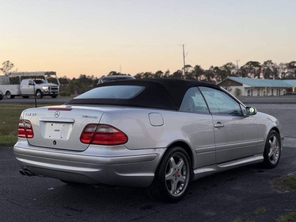 2002 Mercedes-Benz CLK-Class Image 6