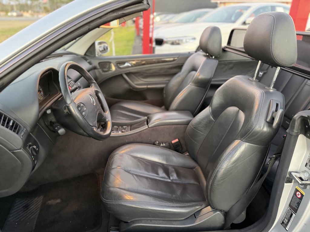 2002 Mercedes-Benz CLK-Class Image 10