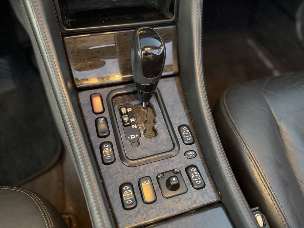 2002 Mercedes-Benz CLK-Class Image 15