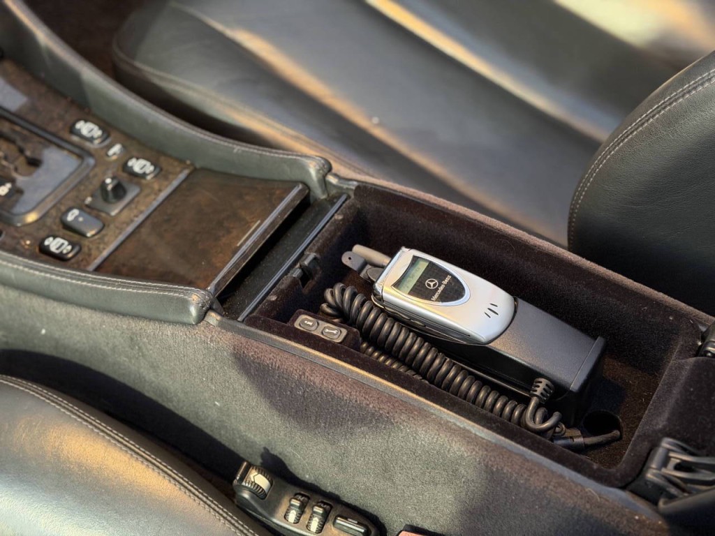 2002 Mercedes-Benz CLK-Class Image 16