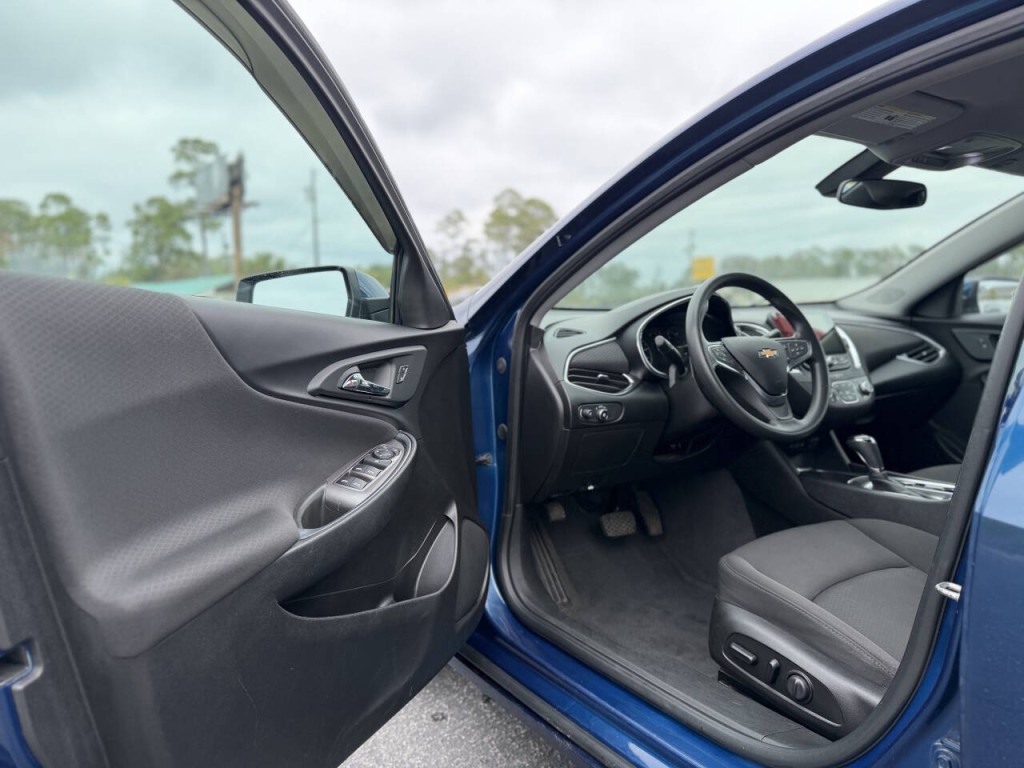 2019 Chevrolet Malibu Image 7