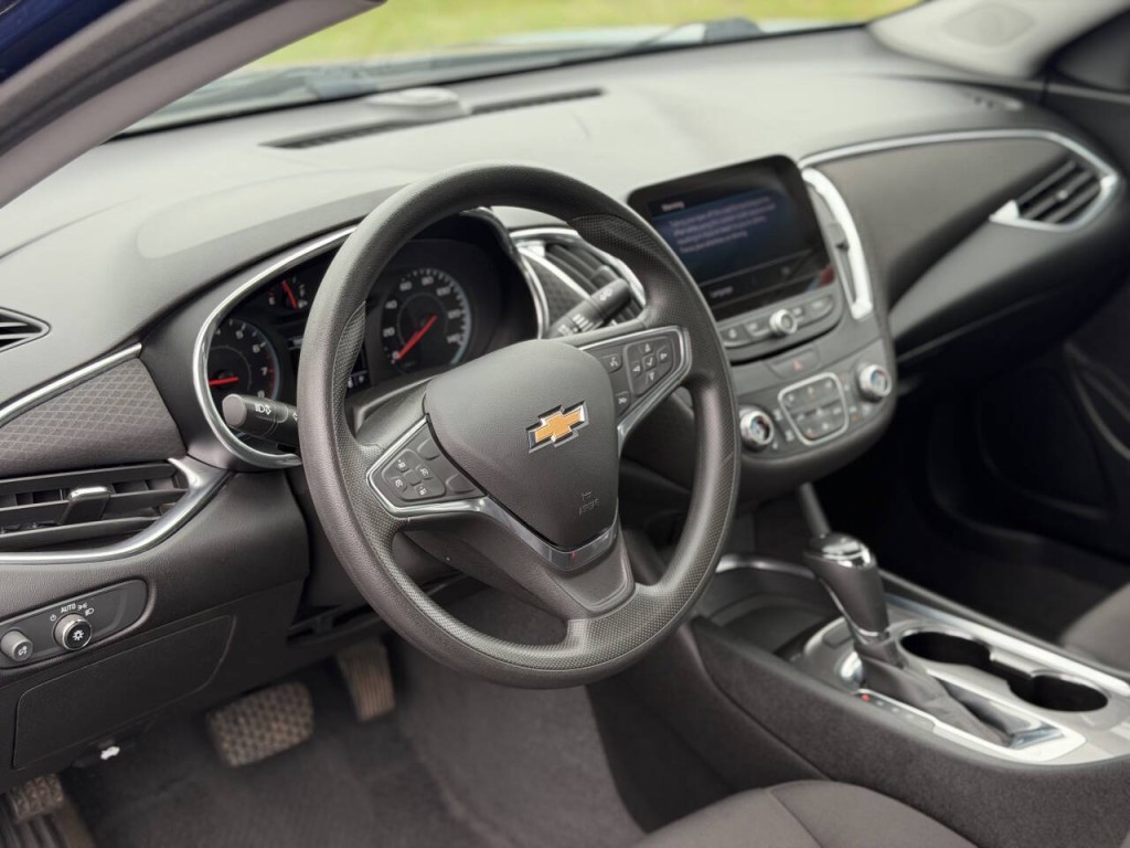 2019 Chevrolet Malibu Image 8