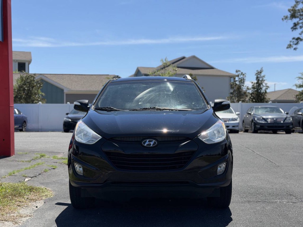 2013 Hyundai Tucson Image 2