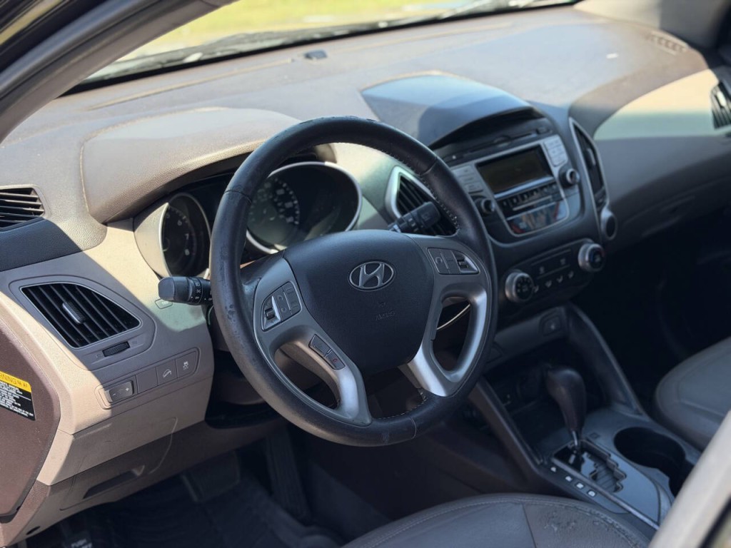 2013 Hyundai Tucson Image 8