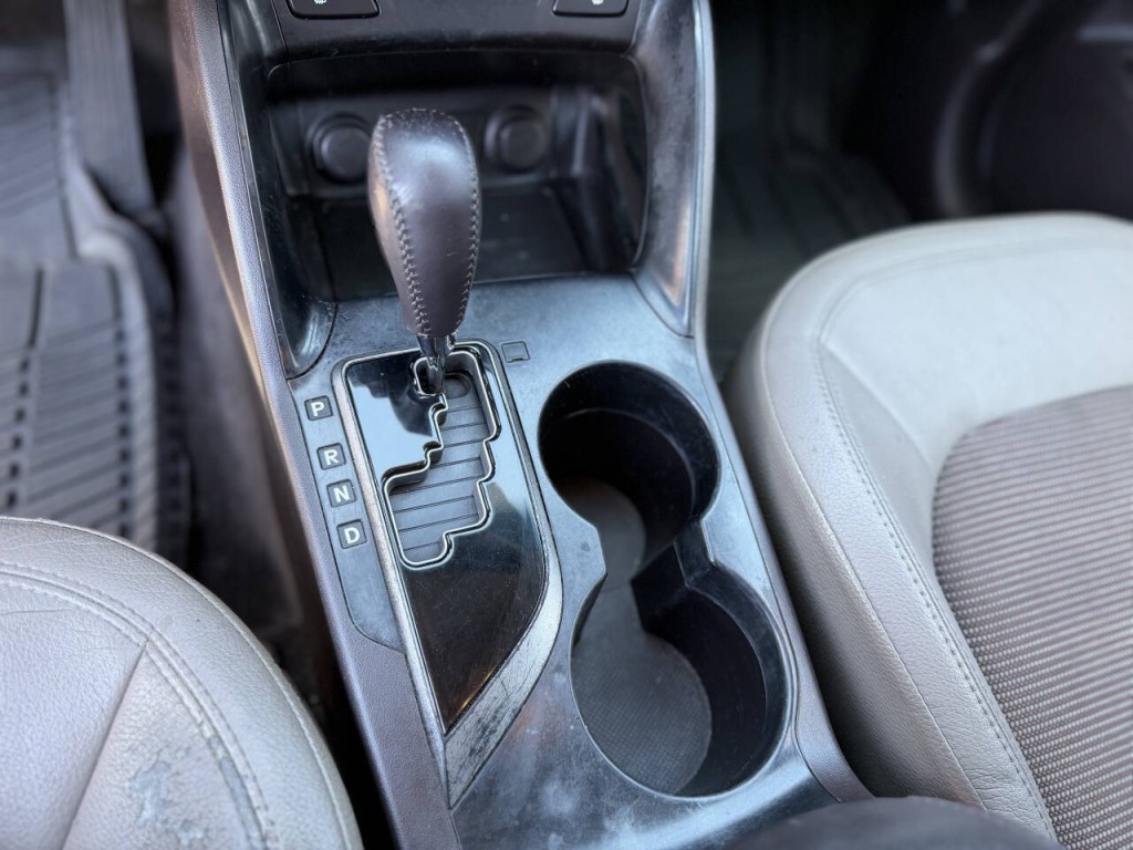 2013 Hyundai Tucson Image 16