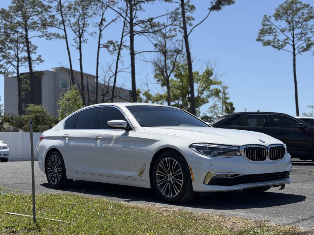 2017 BMW 5 Series Image 3