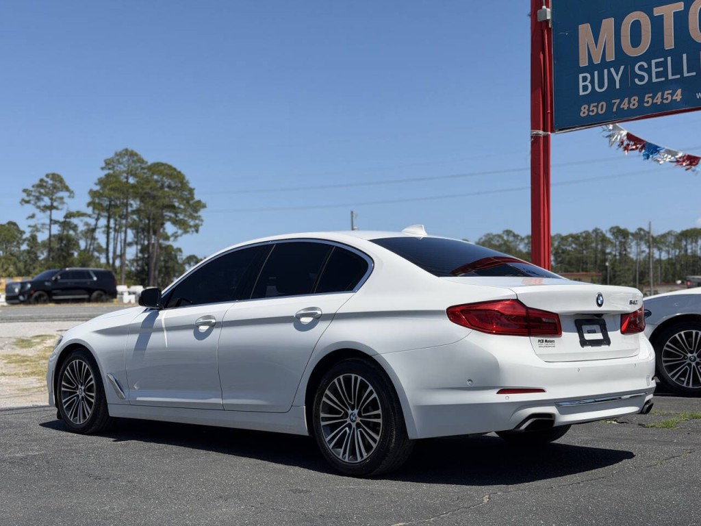 2017 BMW 5 Series Image 4
