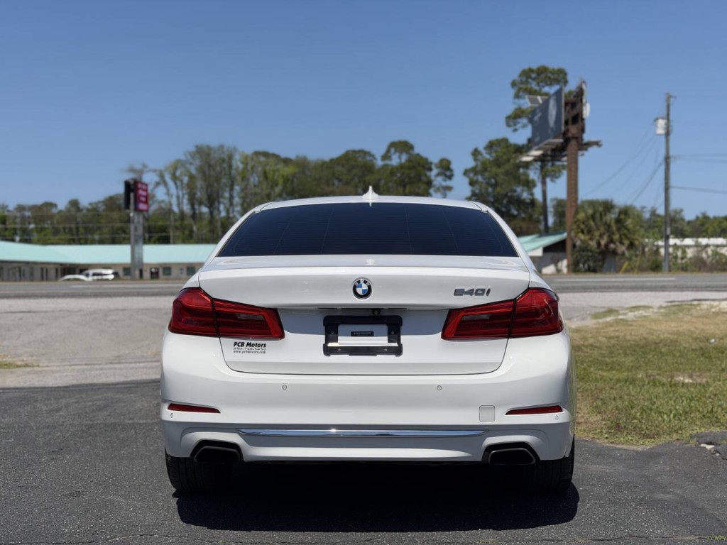 2017 BMW 5 Series Image 5