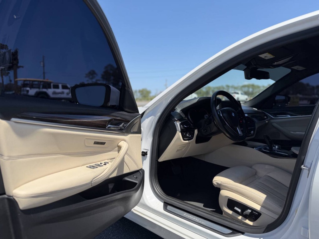 2017 BMW 5 Series Image 7