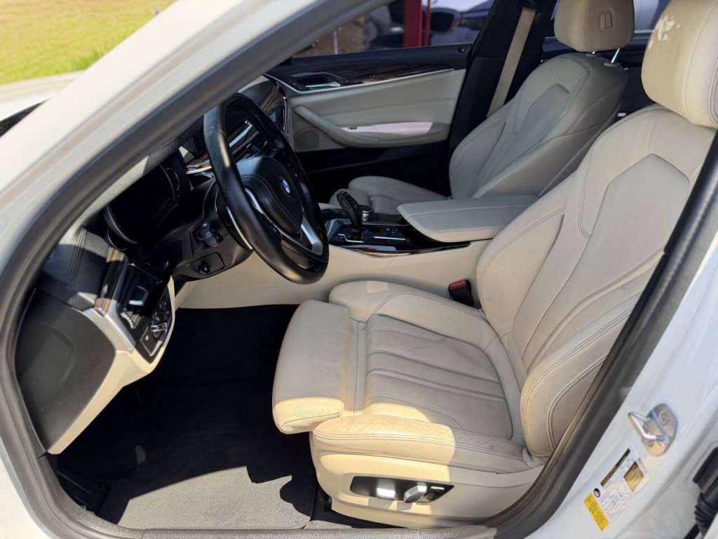 2017 BMW 5 Series Image 8