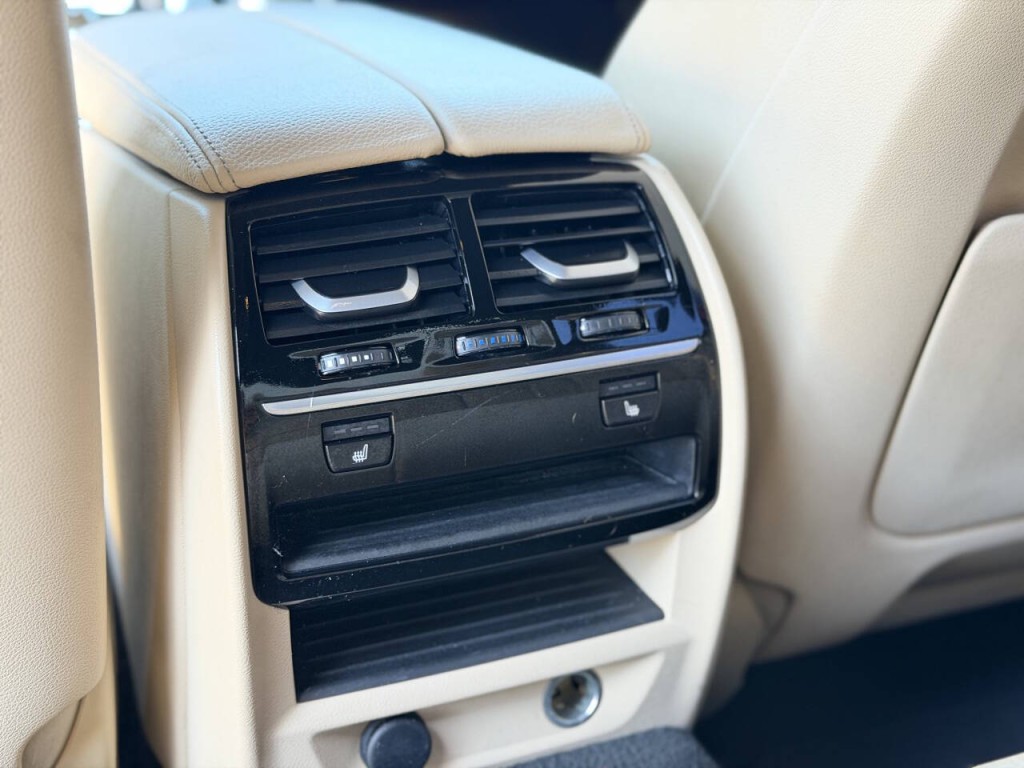 2017 BMW 5 Series Image 10