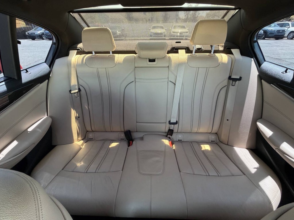 2017 BMW 5 Series Image 11