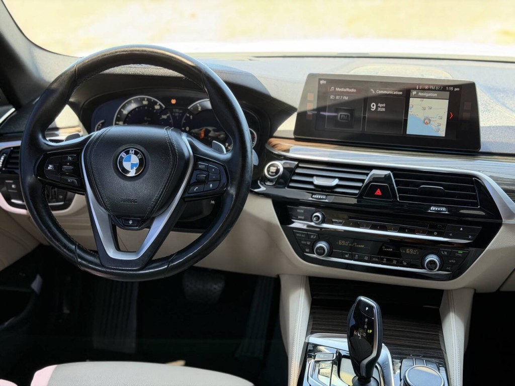 2017 BMW 5 Series Image 12