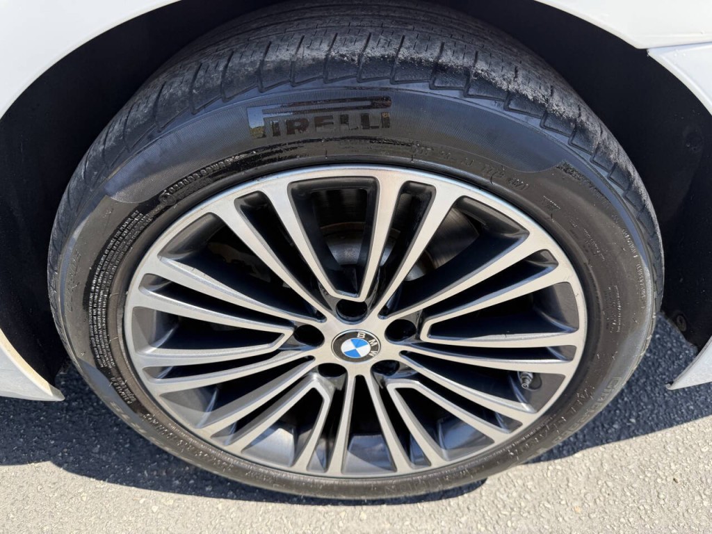 2017 BMW 5 Series Image 20