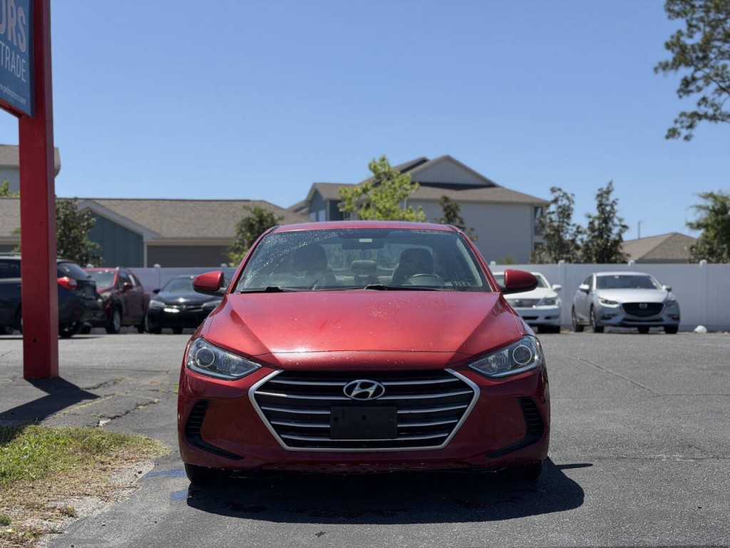 2017 Hyundai Elantra Image 2