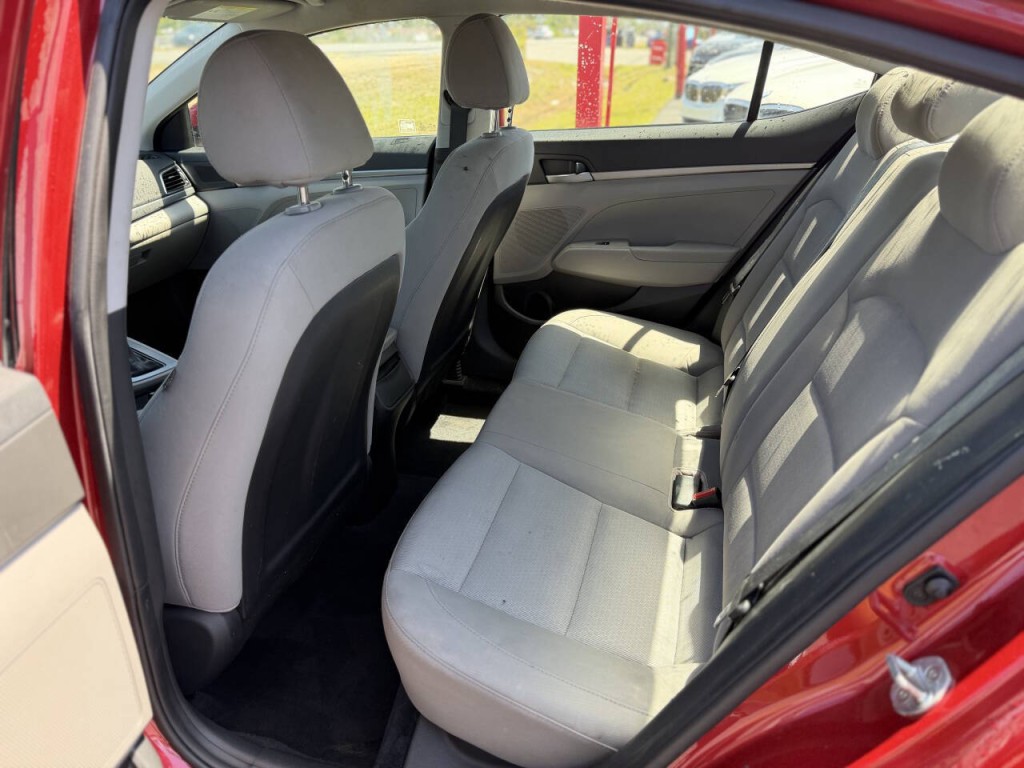 2017 Hyundai Elantra Image 10
