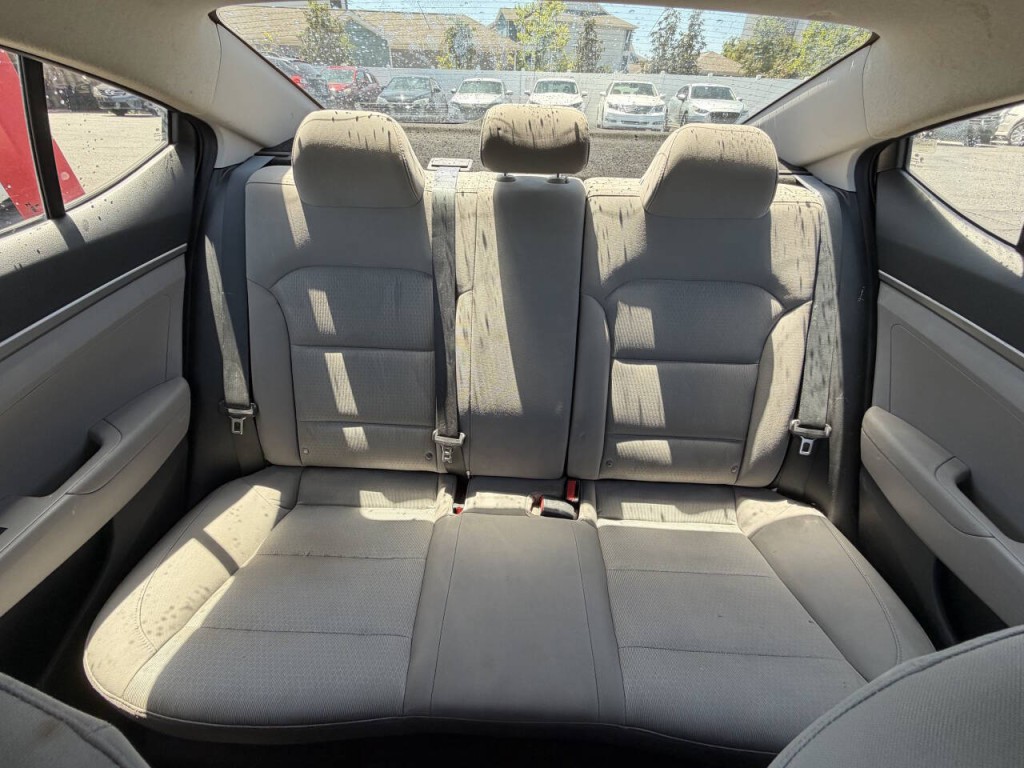 2017 Hyundai Elantra Image 11