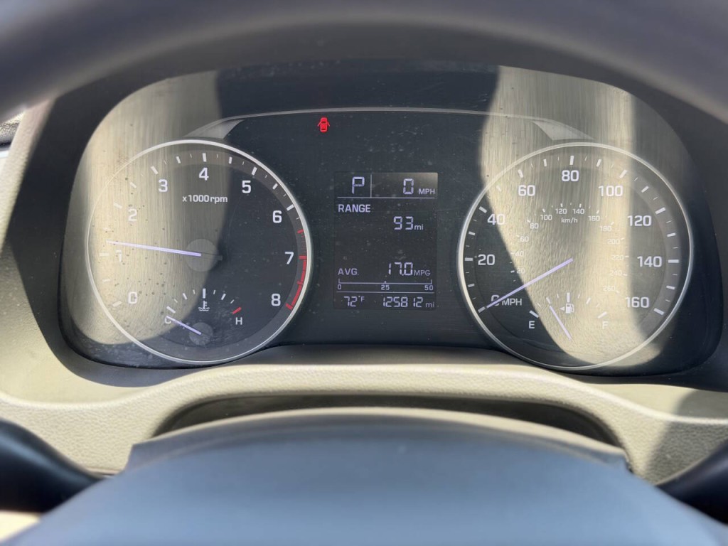 2017 Hyundai Elantra Image 13