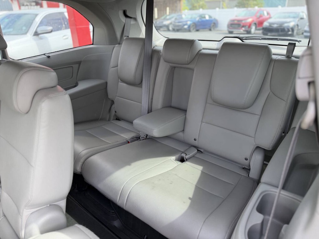 2014 Honda Odyssey Image 12