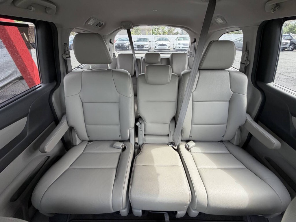 2014 Honda Odyssey Image 14