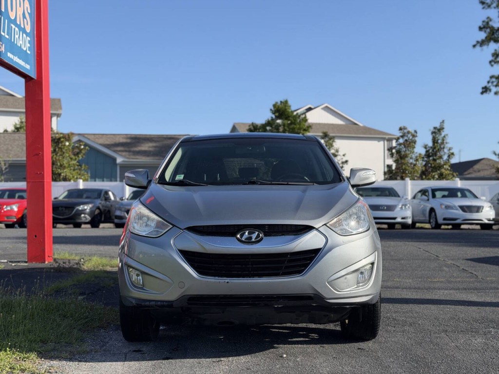 2013 Hyundai Tucson Image 2