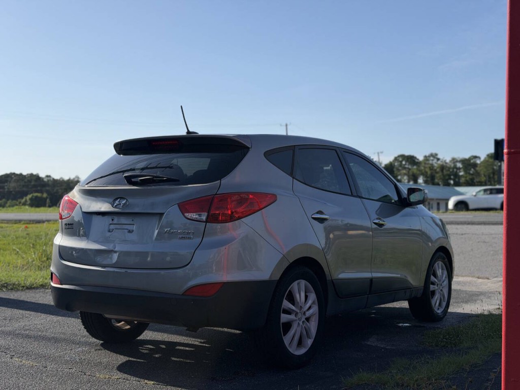 2013 Hyundai Tucson Image 6