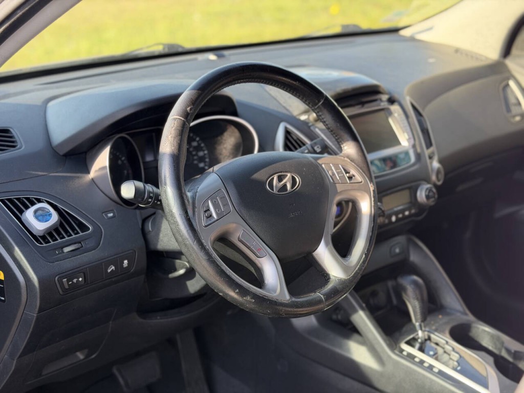 2013 Hyundai Tucson Image 8