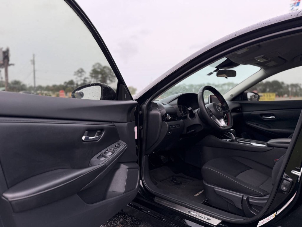2021 Nissan Sentra Image 7