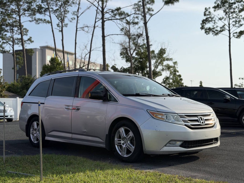2012 Honda Odyssey Image 3
