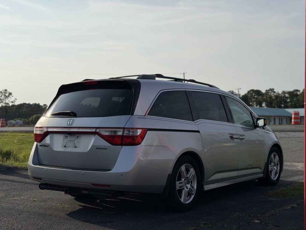 2012 Honda Odyssey Image 4