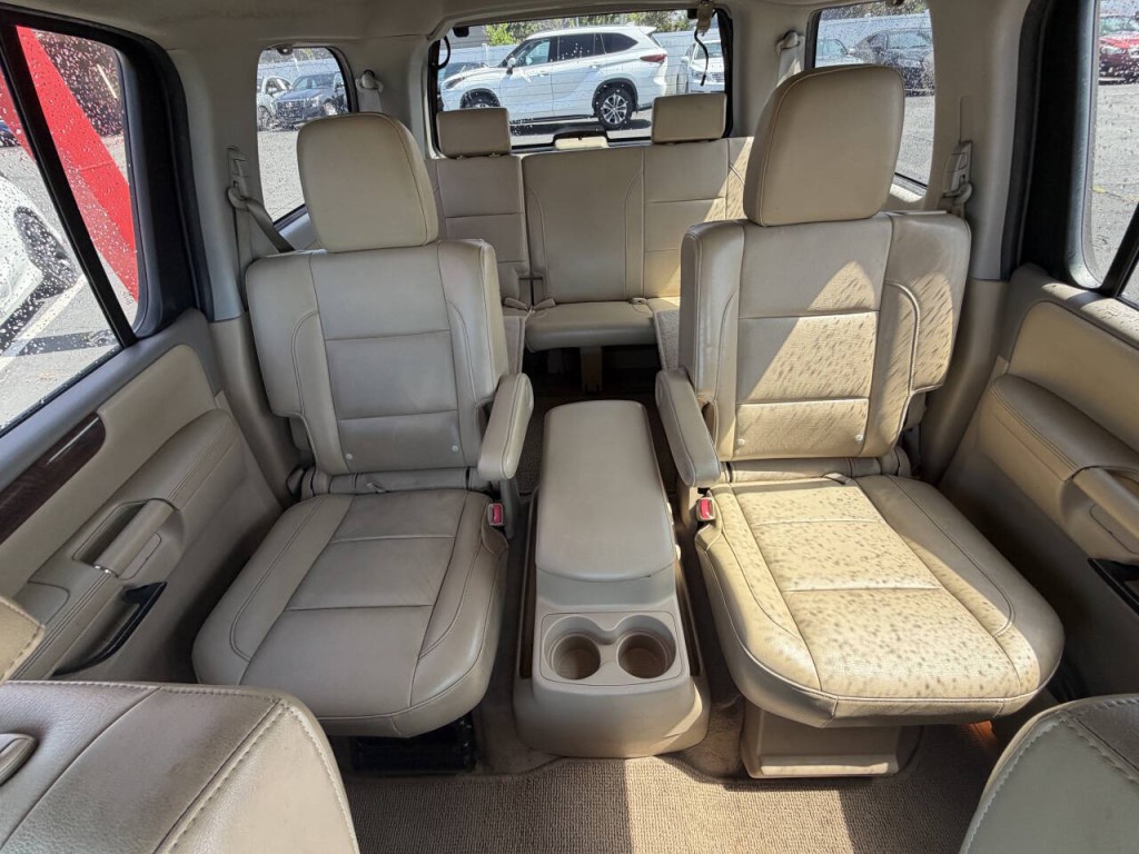 2014 Nissan Armada Image 14