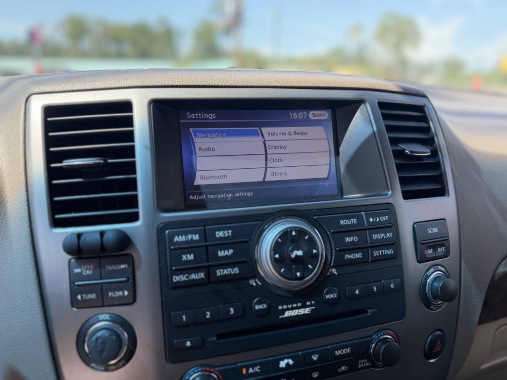 2014 Nissan Armada Image 16