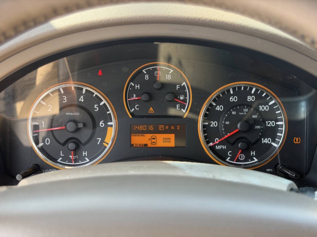 2014 Nissan Armada Image 17