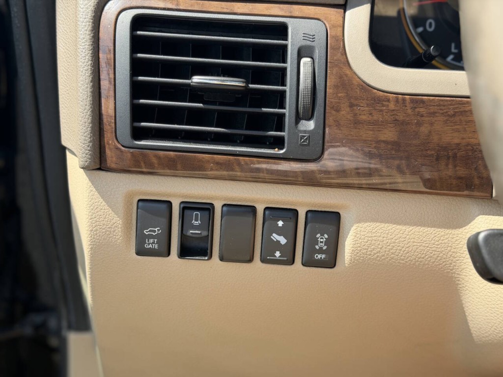 2014 Nissan Armada Image 20