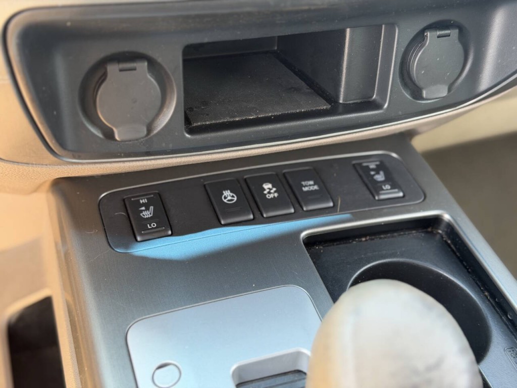 2014 Nissan Armada Image 21