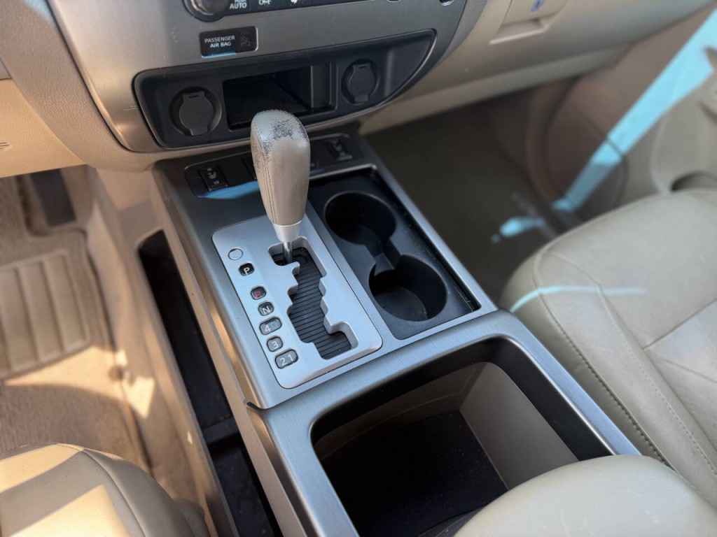 2014 Nissan Armada Image 22