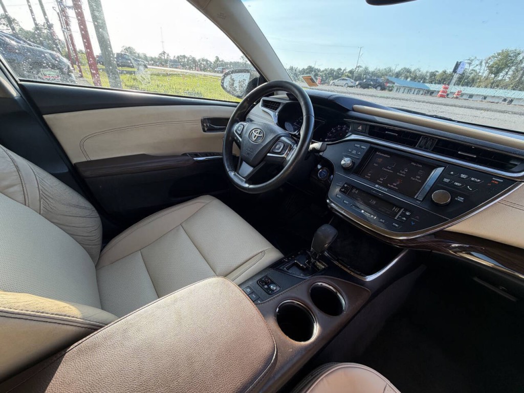 2013 Toyota Avalon Image 9