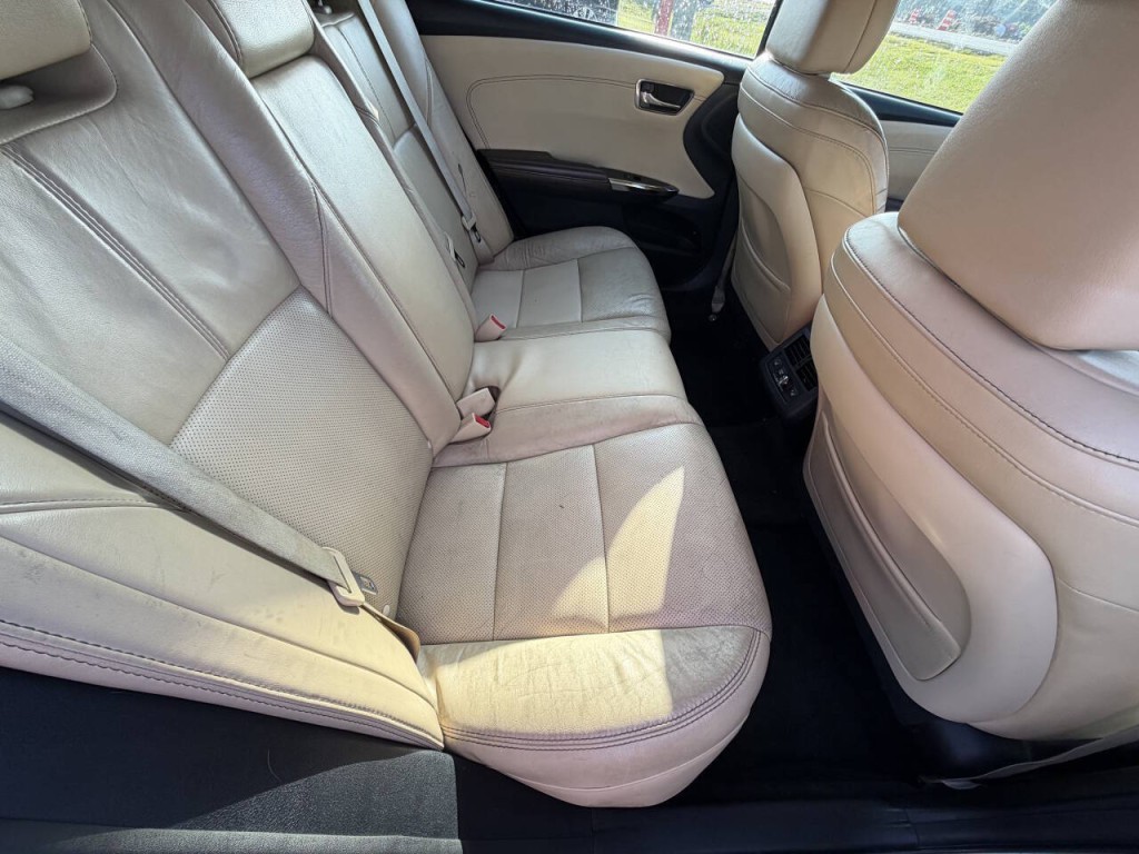 2013 Toyota Avalon Image 11