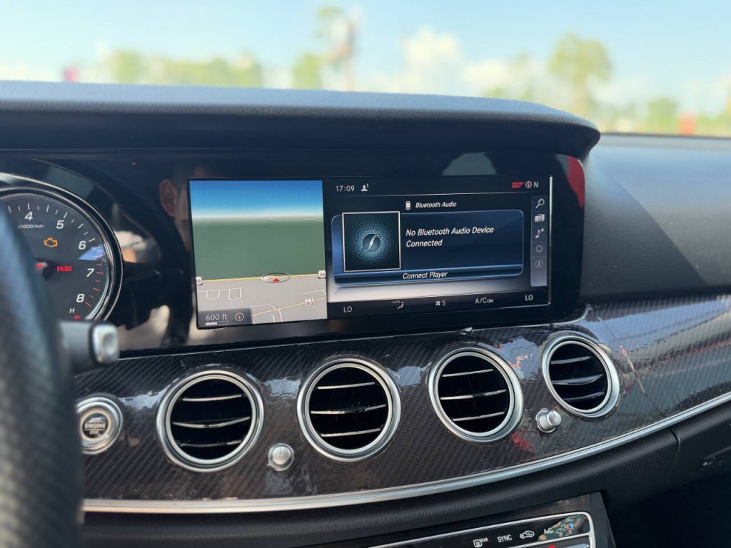 2017 Mercedes-Benz E-Class Image 14
