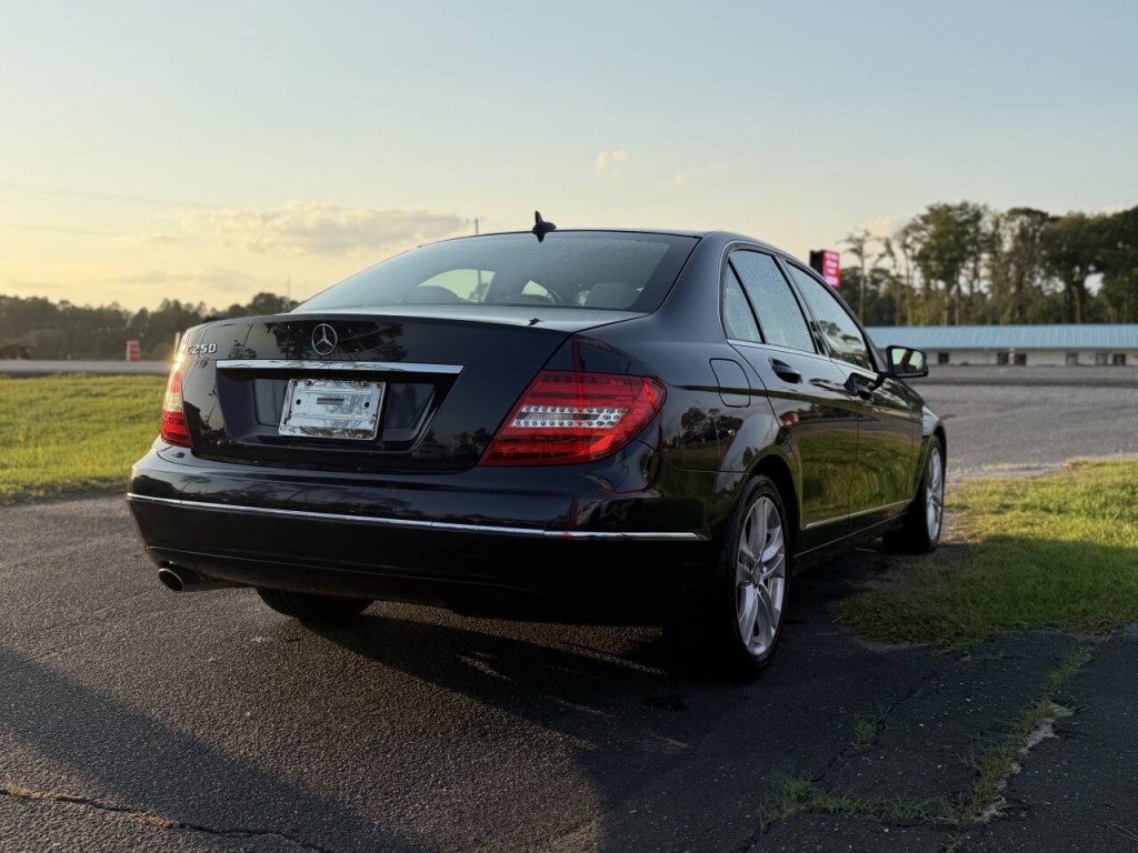 2013 Mercedes-Benz C-Class Image 4