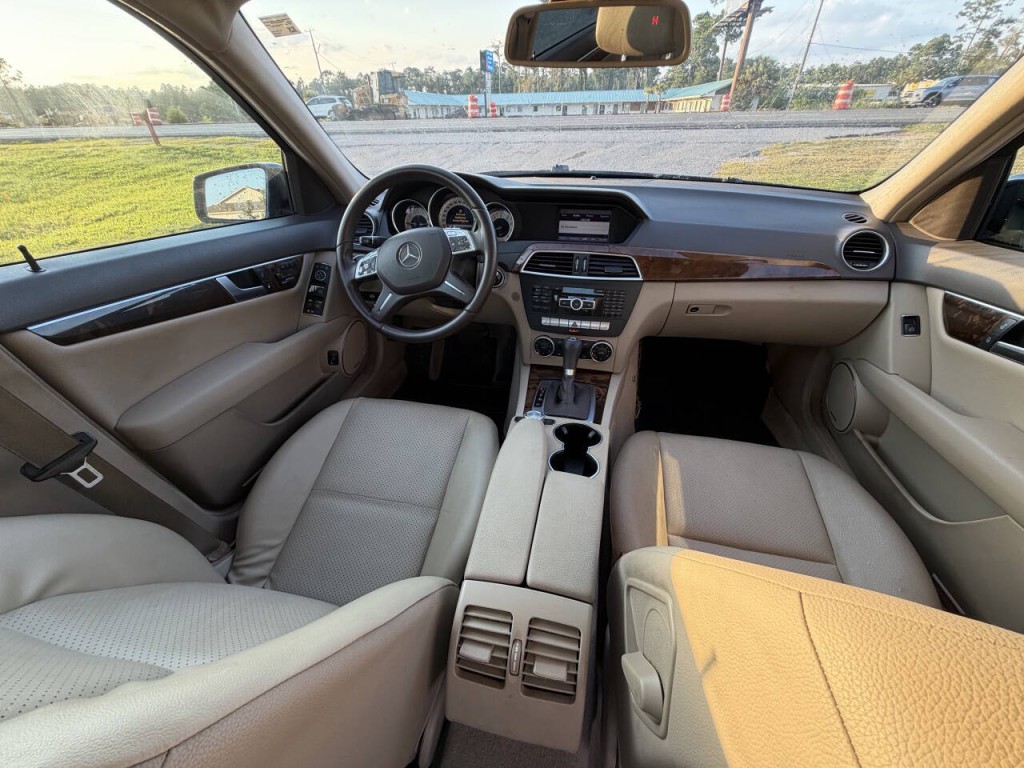 2013 Mercedes-Benz C-Class Image 7