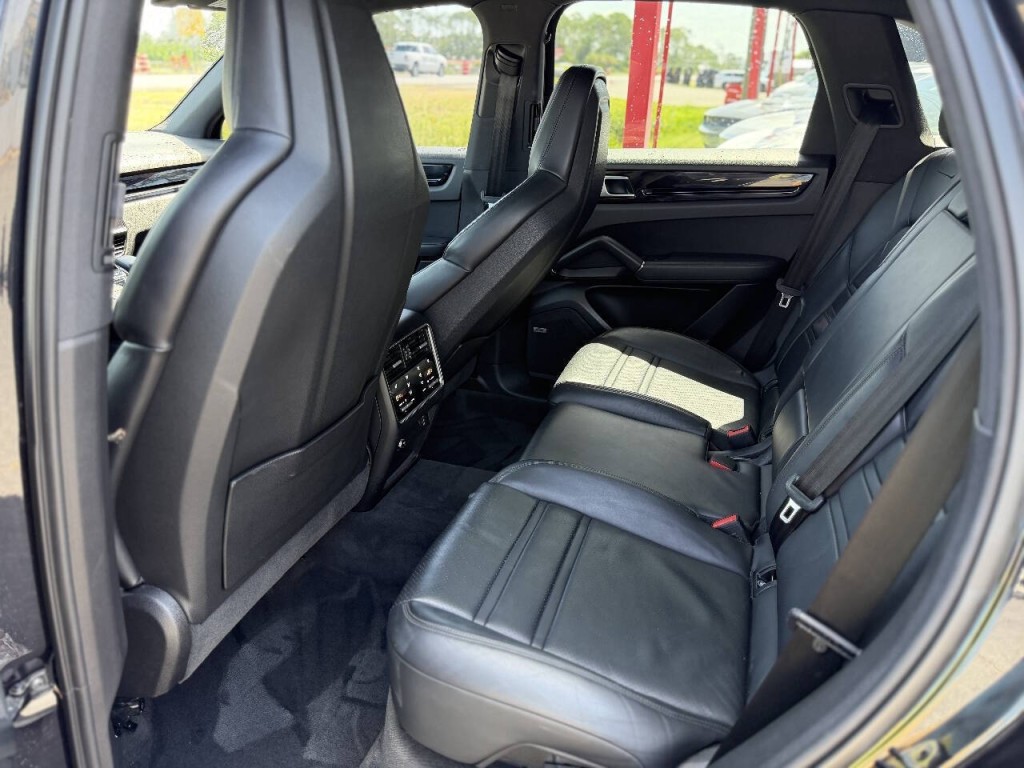 2019 Porsche Cayenne Image 11
