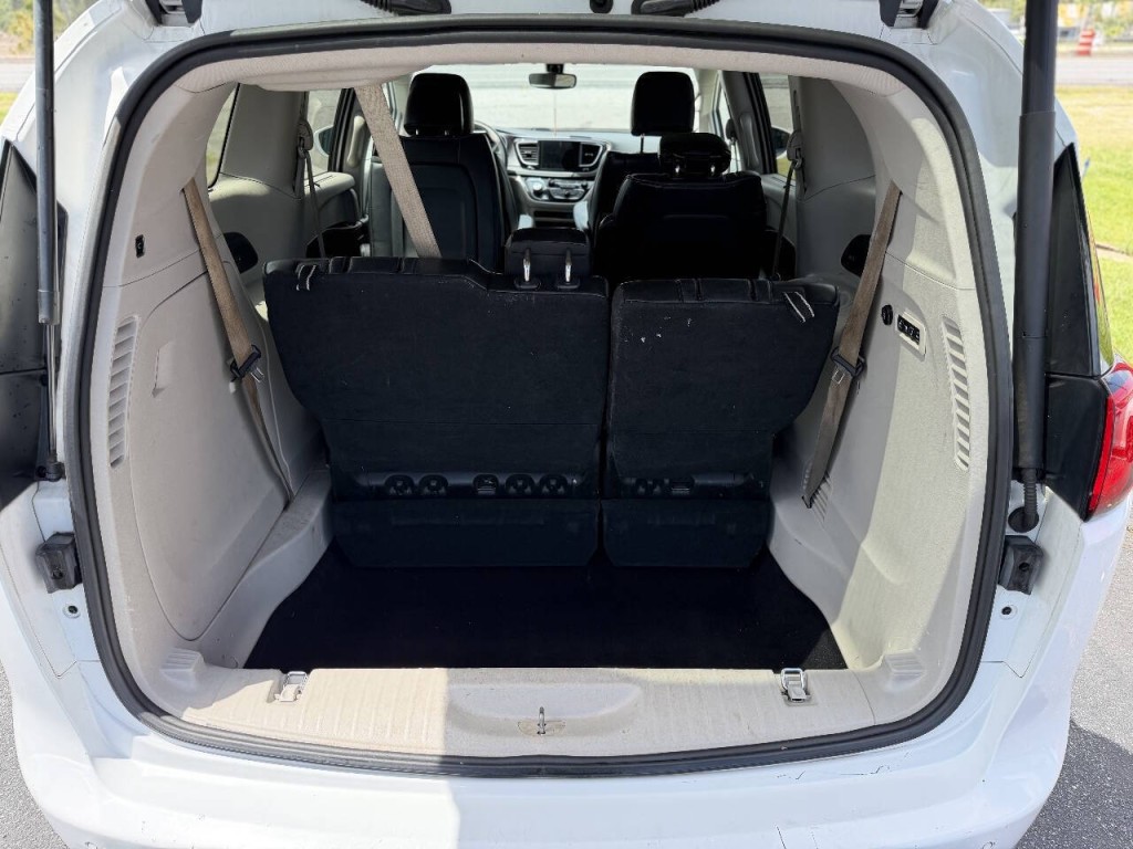 2018 Chrysler Pacifica Image 17