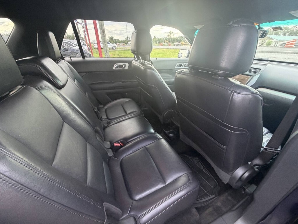 2011 Ford Explorer Image 13