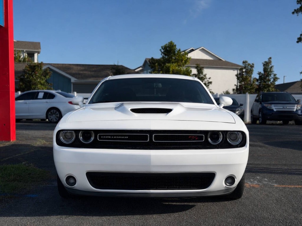 2020 Dodge Challenger Image 2