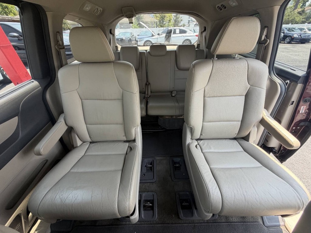 2014 Honda Odyssey Image 11